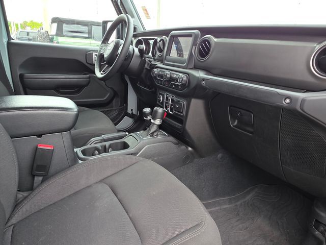 Used 2023  Jeep Willys image 10