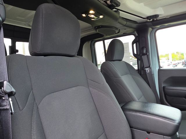 Used 2023  Jeep Willys image 12