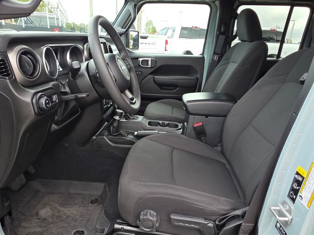 Used 2023  Jeep Willys image 22