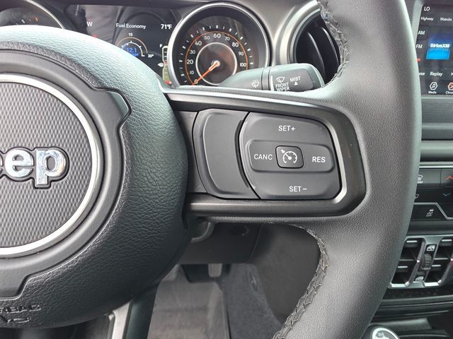 Used 2023  Jeep Willys image 28