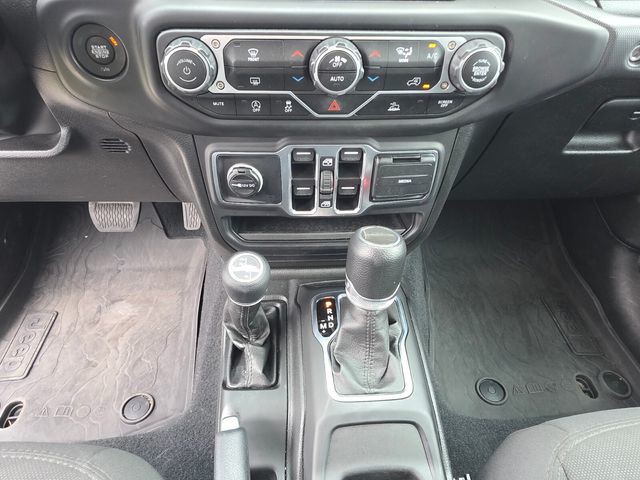 Used 2023  Jeep Willys image 25