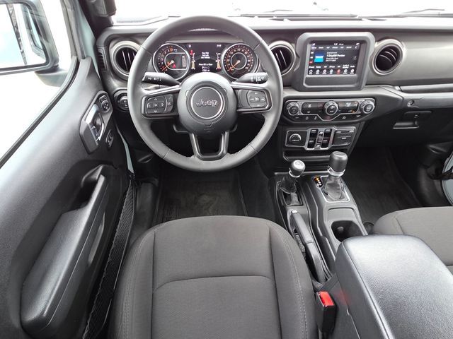 Used 2023  Jeep Willys image 20