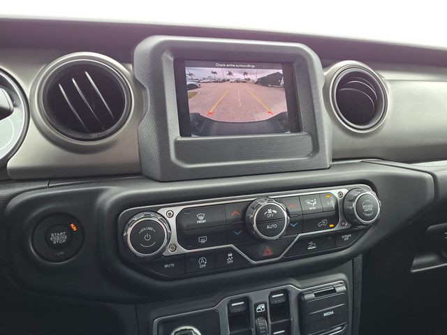 Used 2023  Jeep Willys image 30