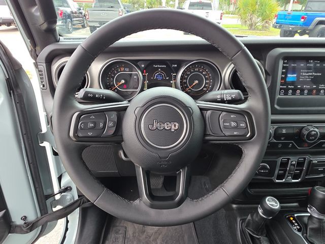 Used 2023  Jeep Willys image 26