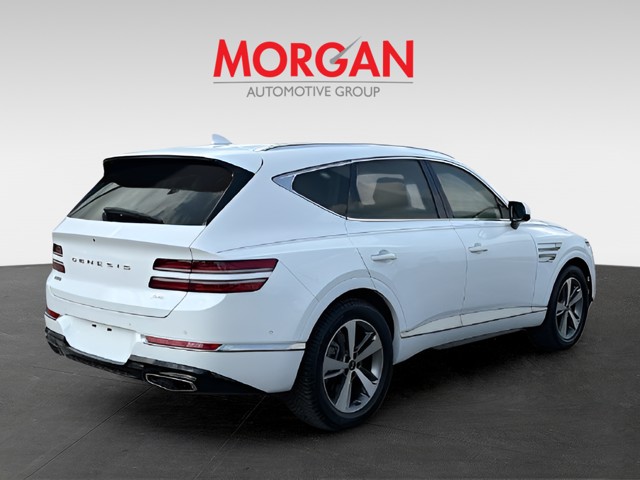 Used 2021 White Genesis 2.5T image 2