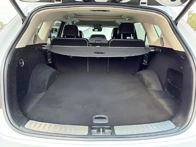 Used 2021 White Genesis 2.5T image 9