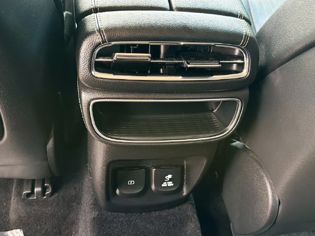 Used 2021 White Genesis 2.5T image 18