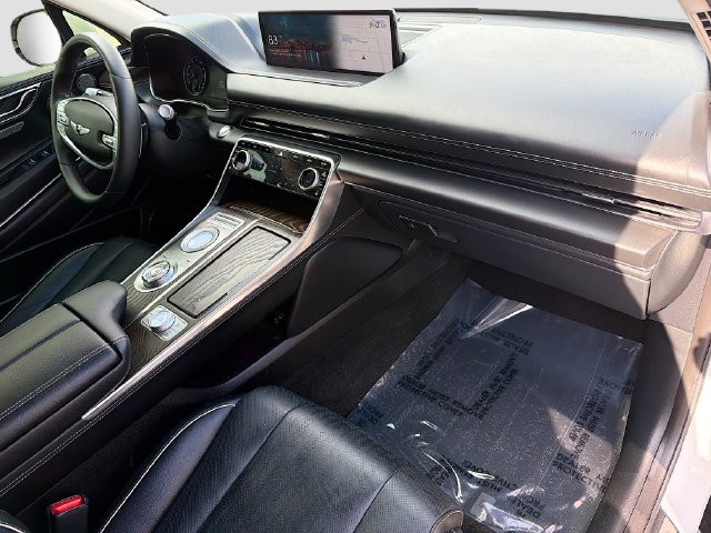 Used 2021 White Genesis 2.5T image 12