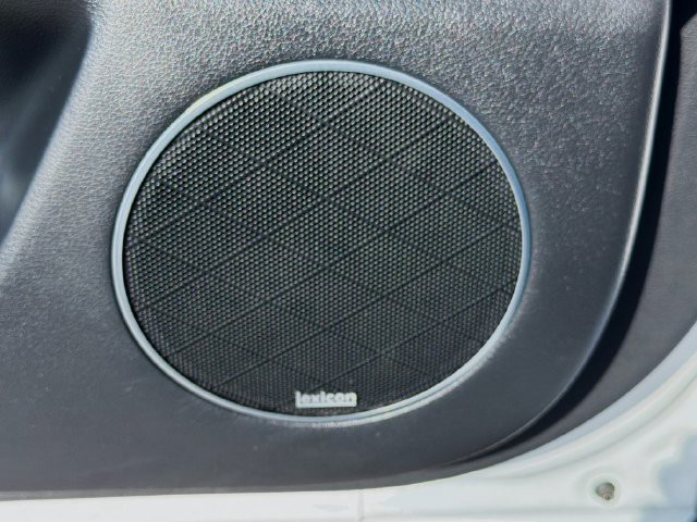Used 2021 White Genesis 2.5T image 22
