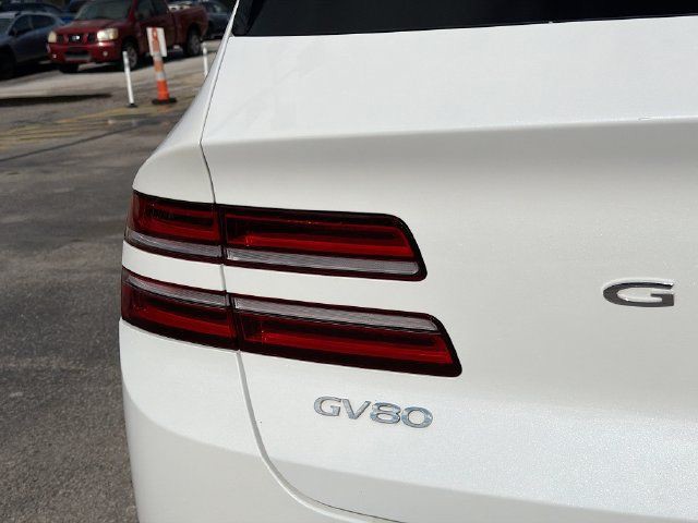 Used 2021 White Genesis 2.5T image 8