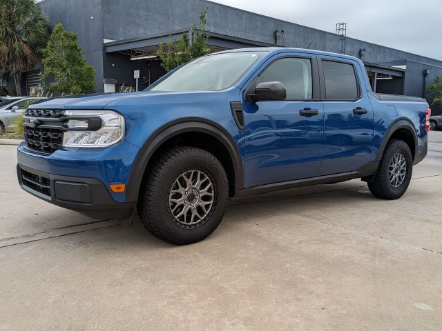 Used 2024 Blue Ford XL image 9