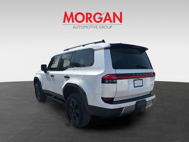 Used 2025 White Pearl Lexus GX 550 Overtrail image 4