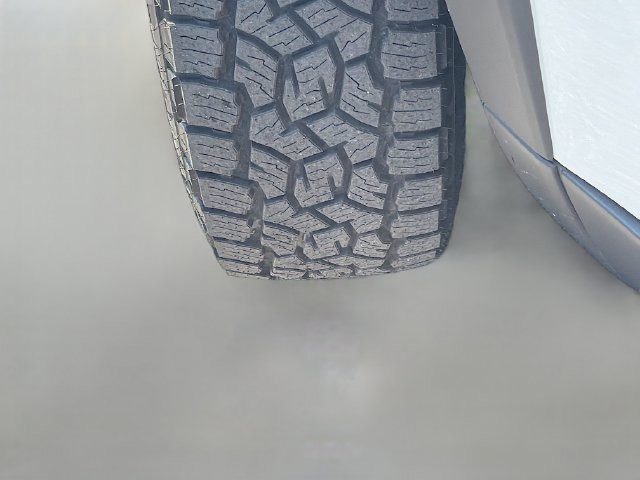Used 2025 White Pearl Lexus GX 550 Overtrail image 39