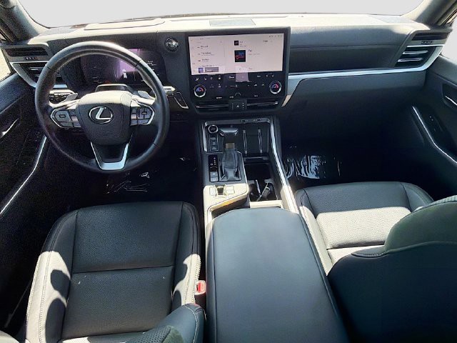 Used 2025 White Pearl Lexus GX 550 Overtrail image 14