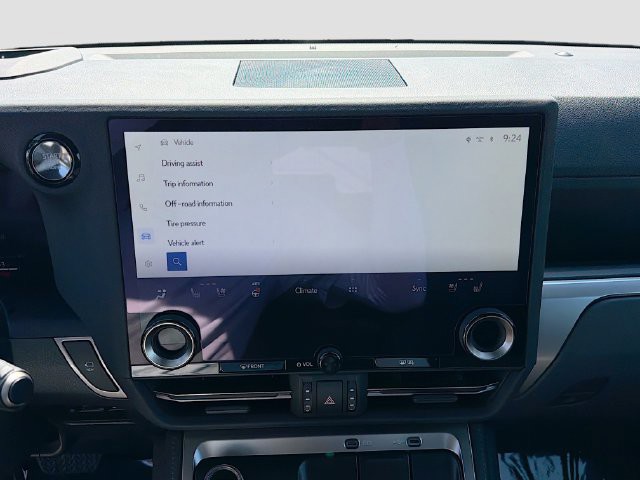 Used 2025 White Pearl Lexus GX 550 Overtrail image 28