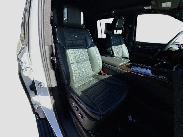 Used 2024 Crystal White Tricoat Cadillac 4WD Sport Platinum image 13