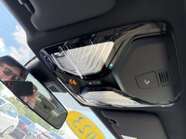 Used 2023 Skyscraper Grey Metallic BMW 330i image 33