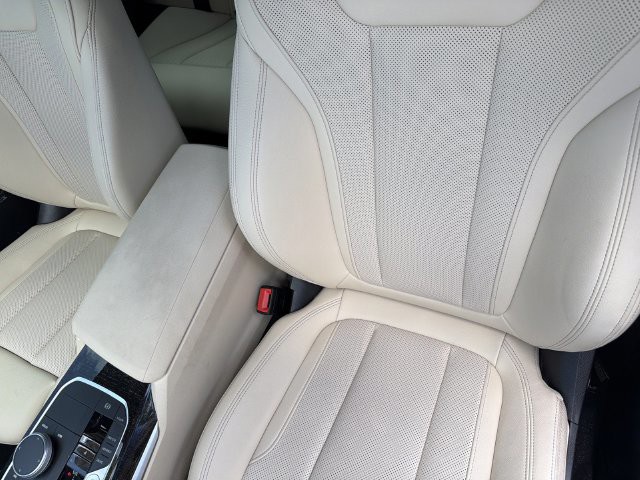Used 2023 Skyscraper Grey Metallic BMW 330i image 21