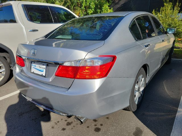 Used 2014 Silver Honda LX image 9