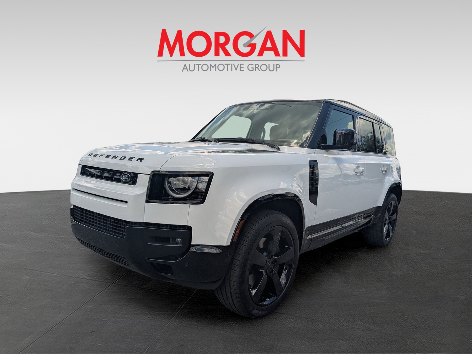 New 2026 White Land Rover X-Dynamic SE image 8
