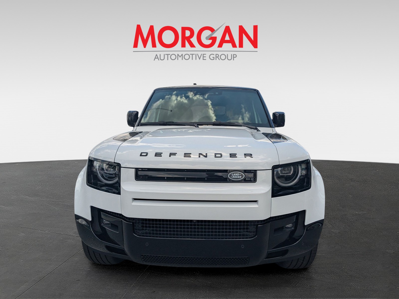 New 2026 White Land Rover X-Dynamic SE image 9