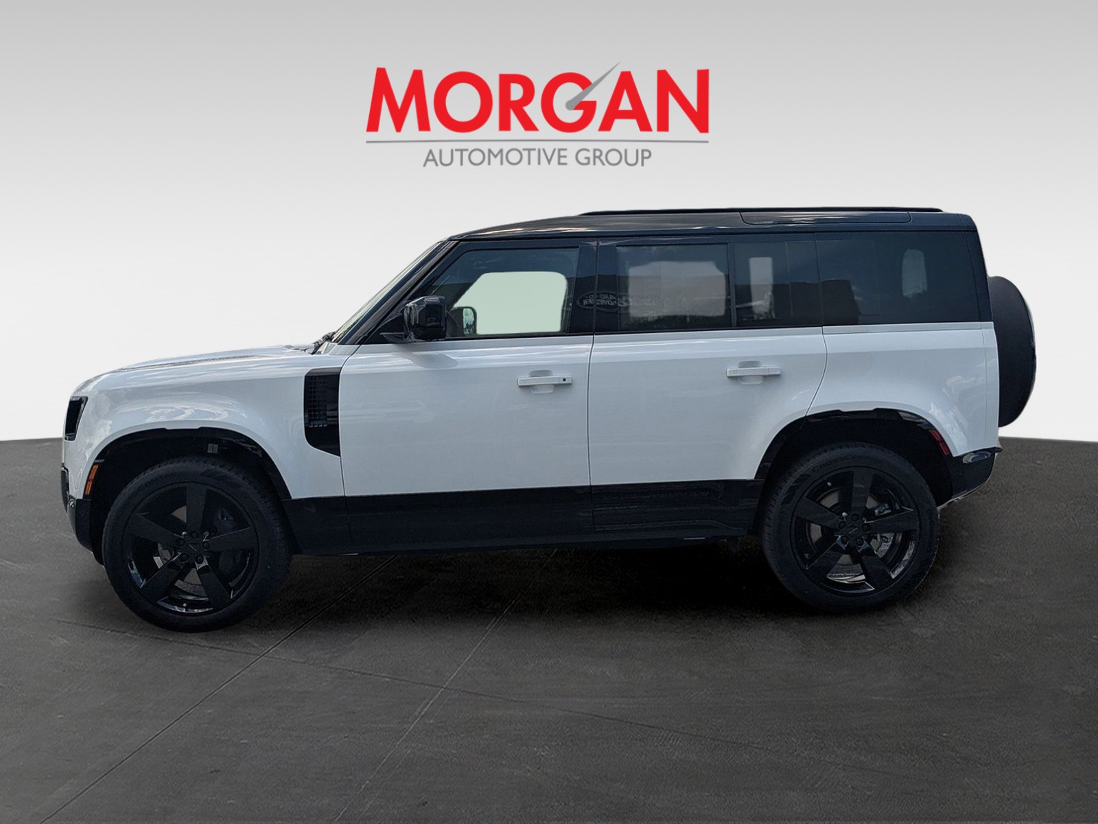 New 2026 White Land Rover X-Dynamic SE image 5