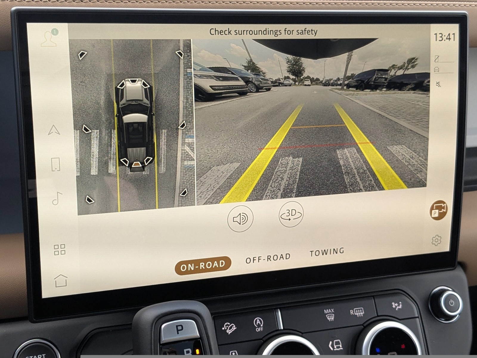 New 2026 White Land Rover X-Dynamic SE image 26