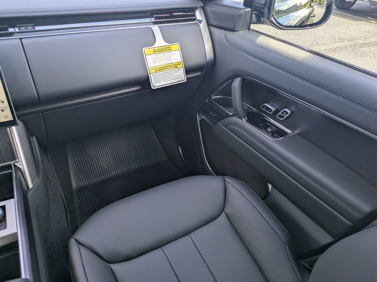 New 2027 Black Land Rover SE image 17