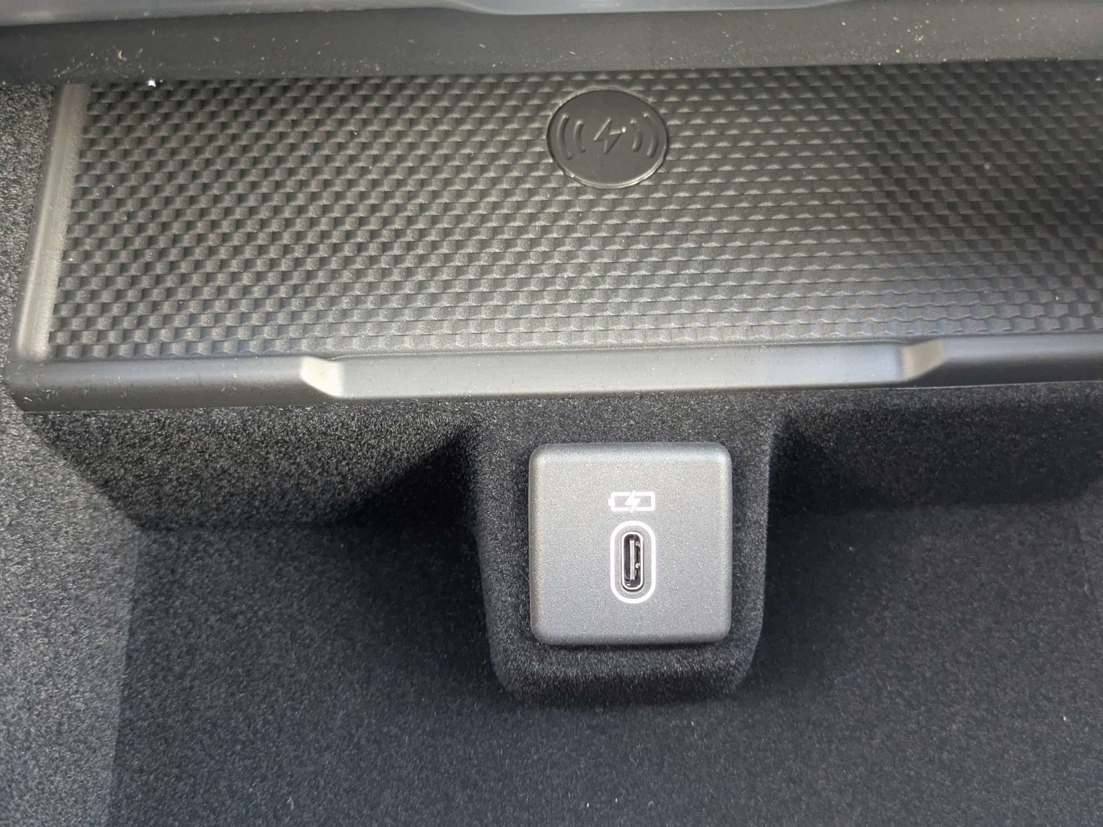 New 2027 Black Land Rover SE image 23