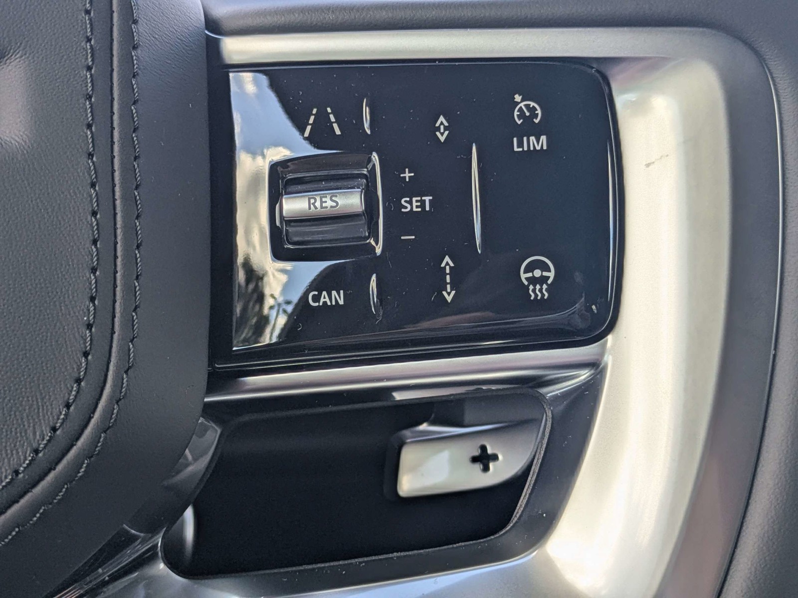 New 2027 Black Land Rover SE image 27
