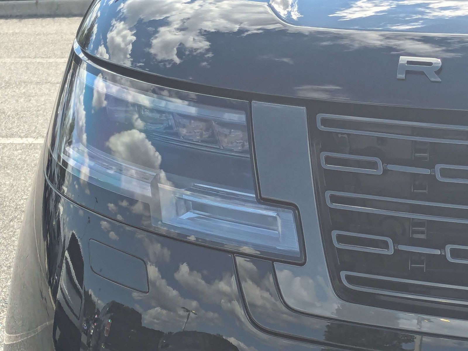 New 2027 Black Land Rover SE image 10