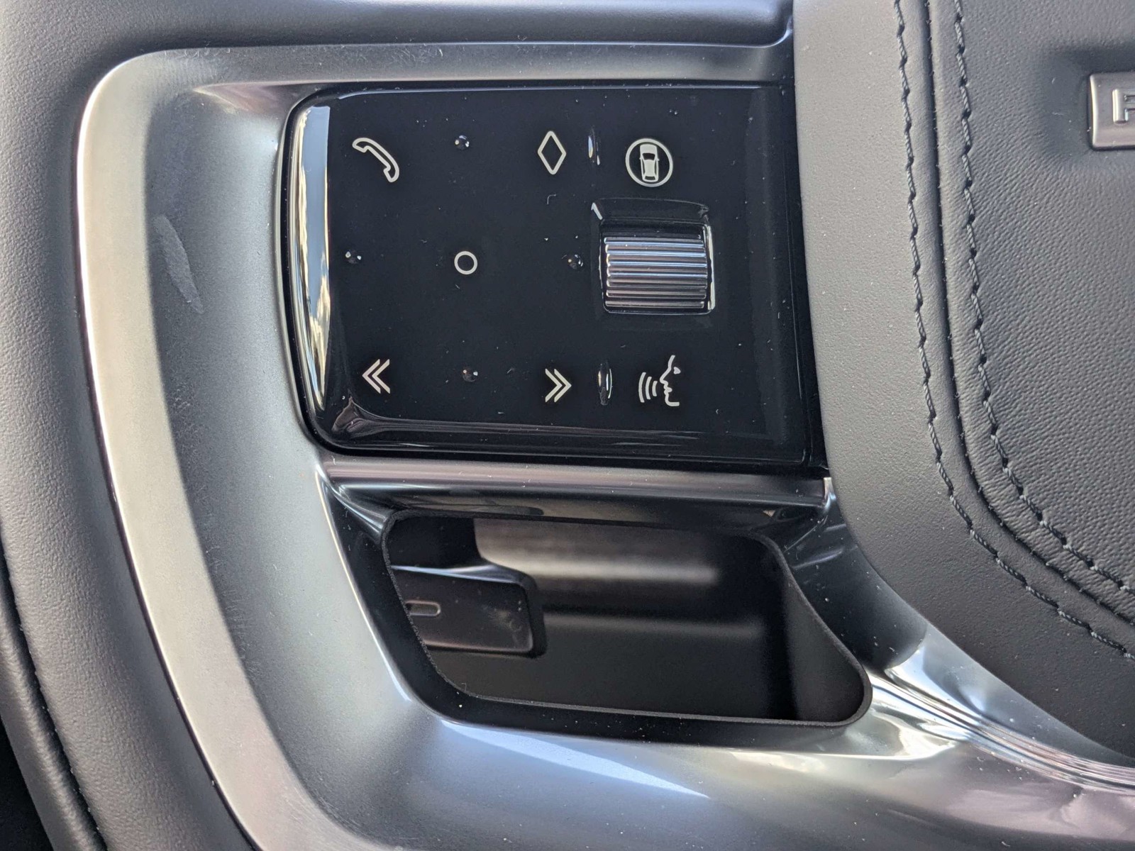 New 2027 Black Land Rover SE image 26
