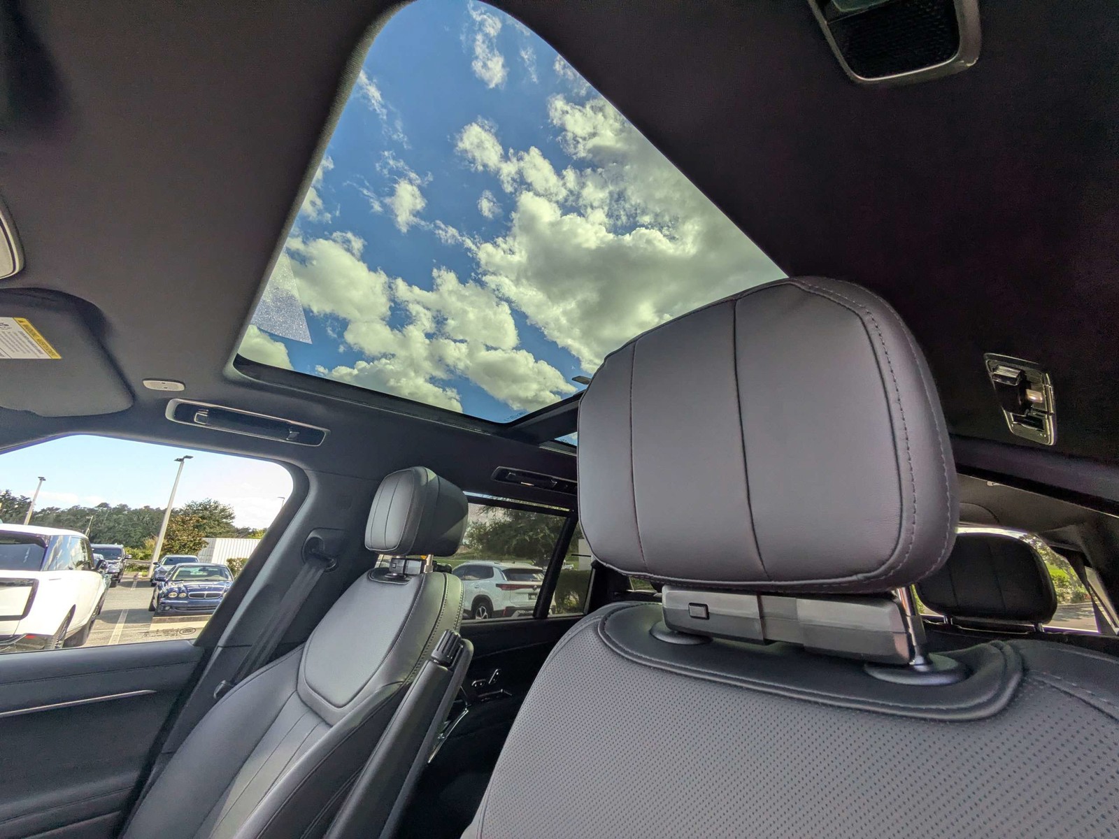 New 2027 Black Land Rover SE image 20