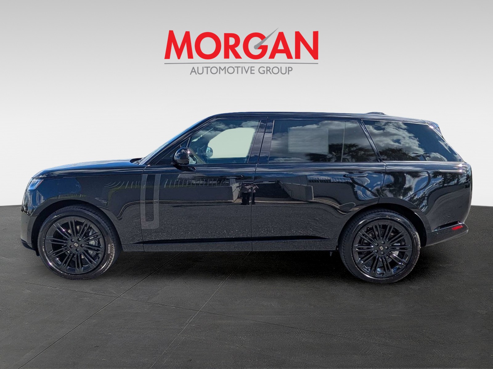 New 2027 Black Land Rover SE image 3