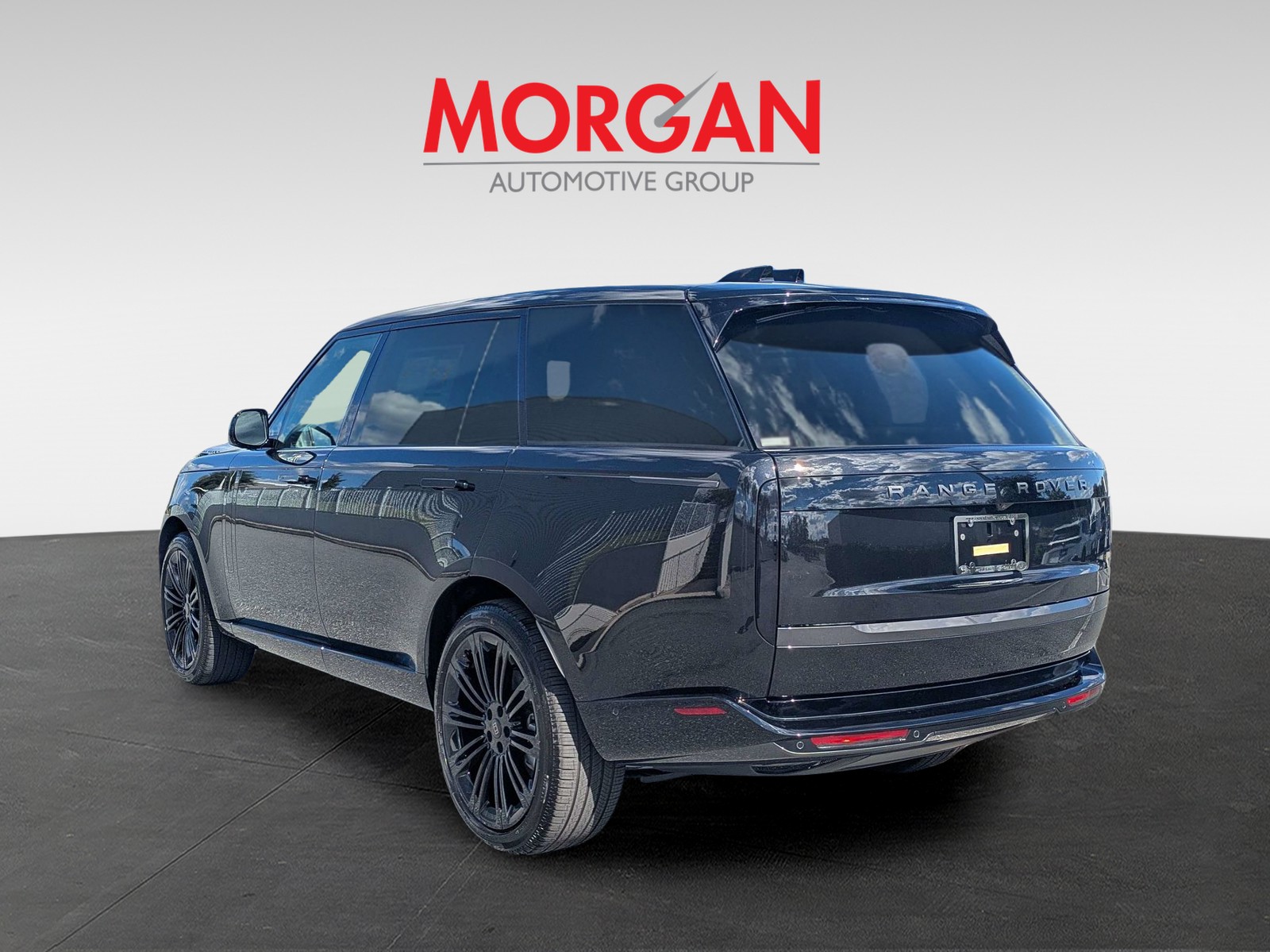 New 2027 Black Land Rover SE image 4