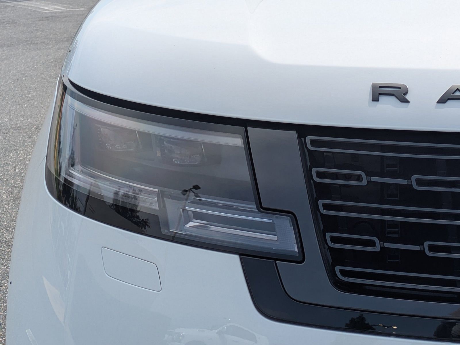 New 2026 White Land Rover SE image 10