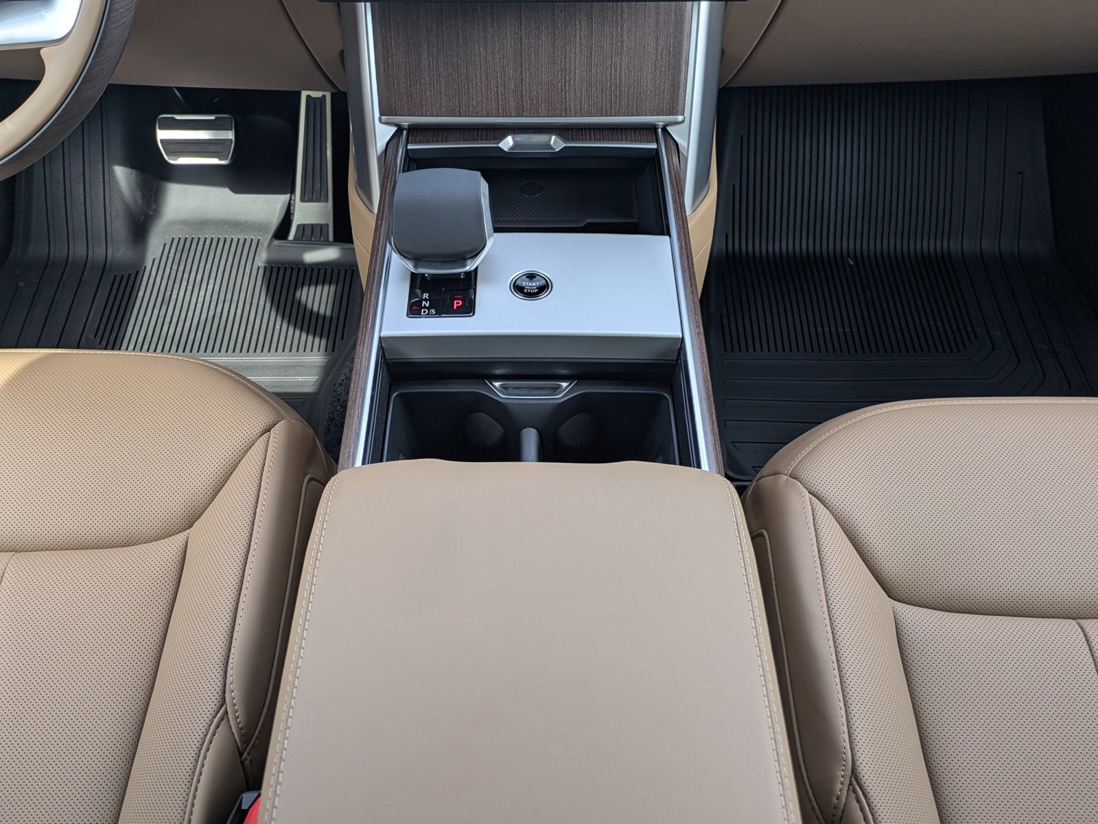 New 2026 White Land Rover SE image 19