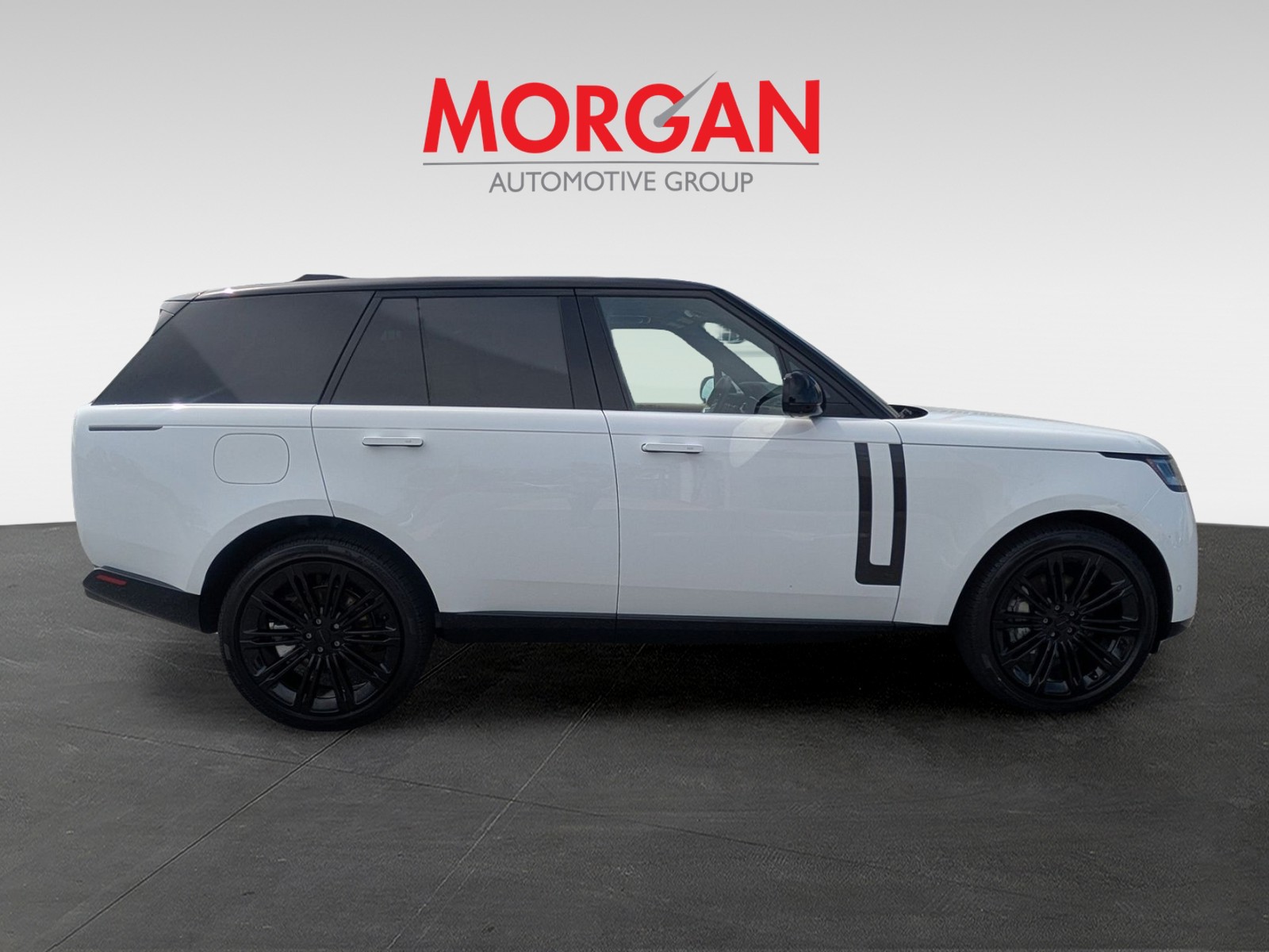 New 2026 White Land Rover SE image 7