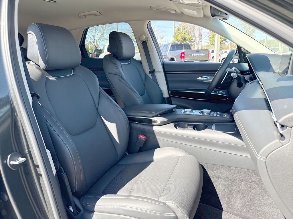 2025 GENESIS GV70 Standard - Photo 26