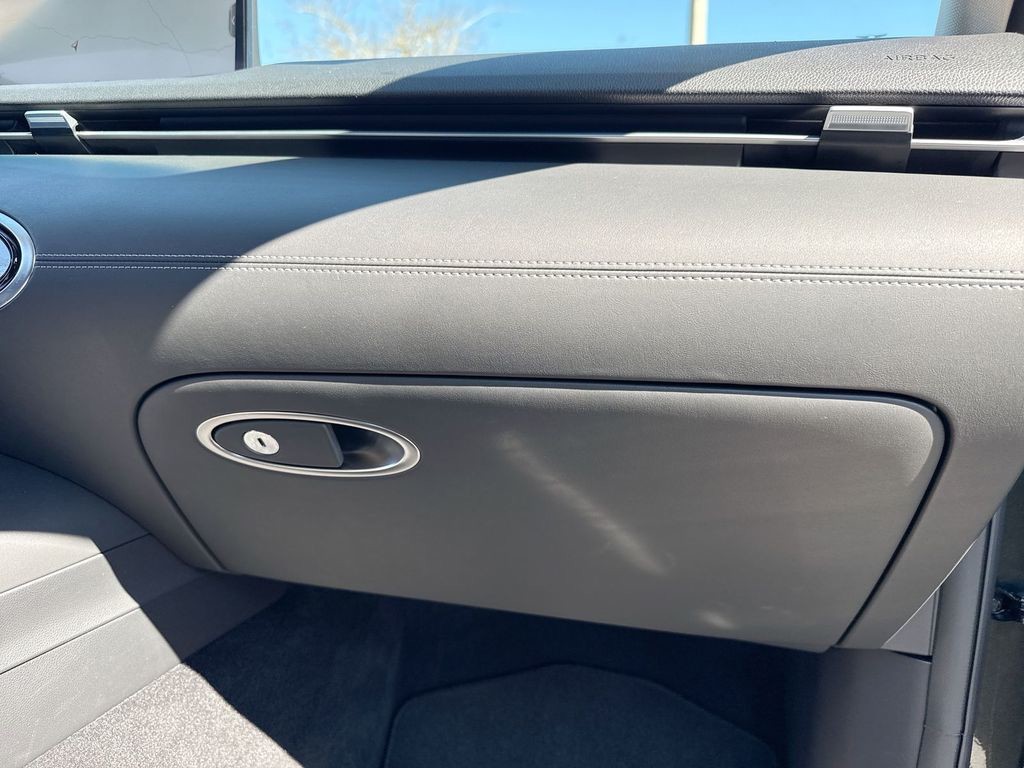 2025 GENESIS GV70 Standard - Photo 29