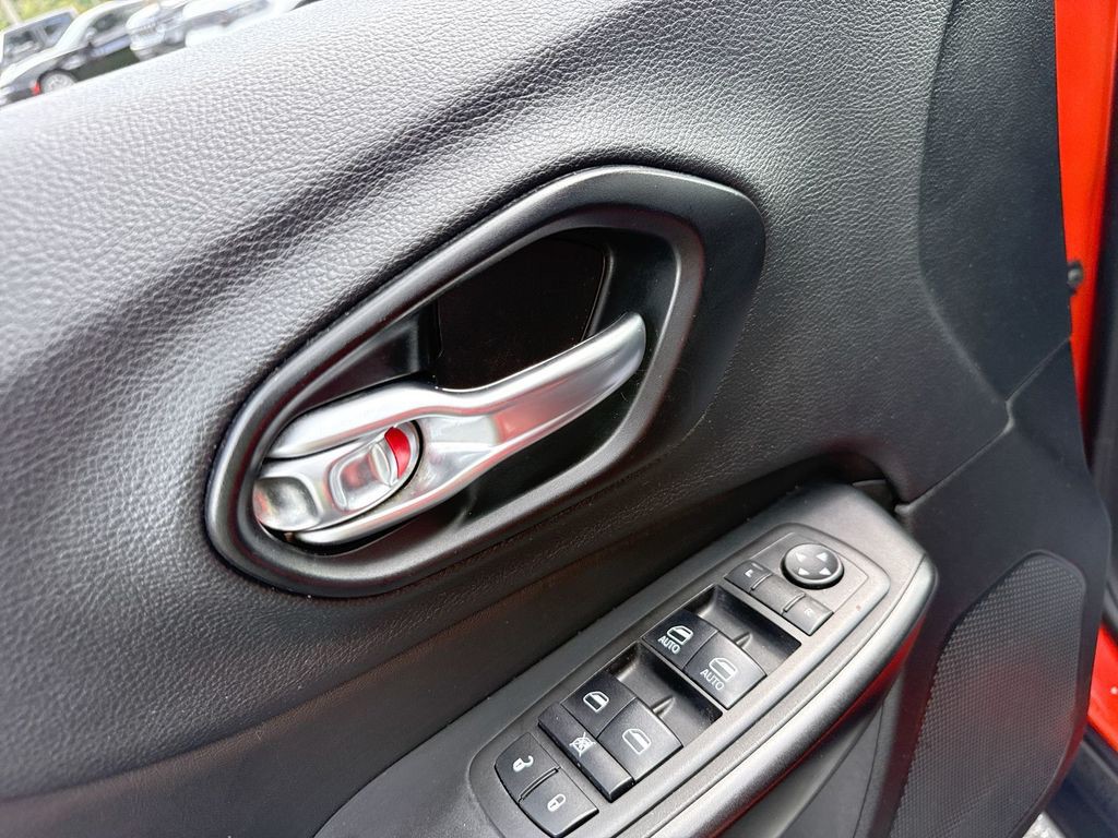 Used 2021 Orange Jeep Trailhawk image 15