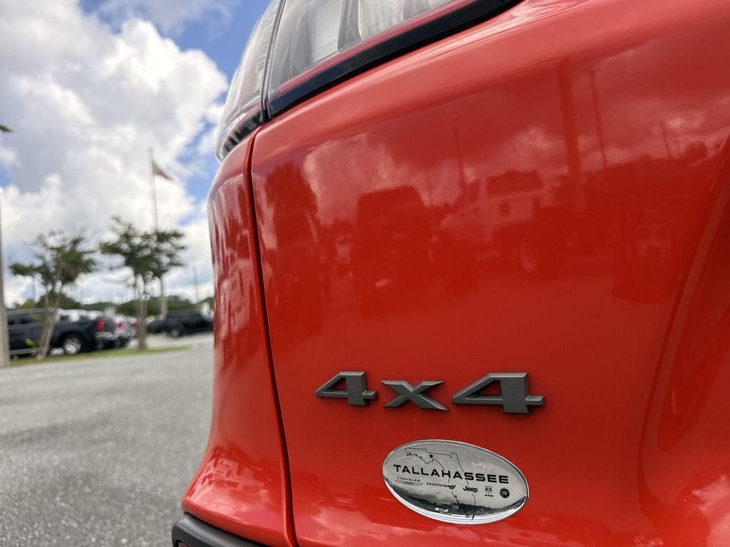 Used 2021 Orange Jeep Trailhawk image 5