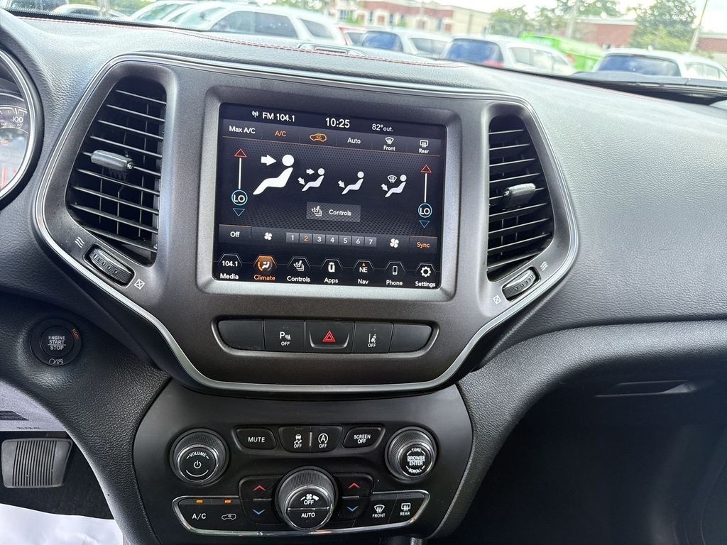 Used 2021 Orange Jeep Trailhawk image 22