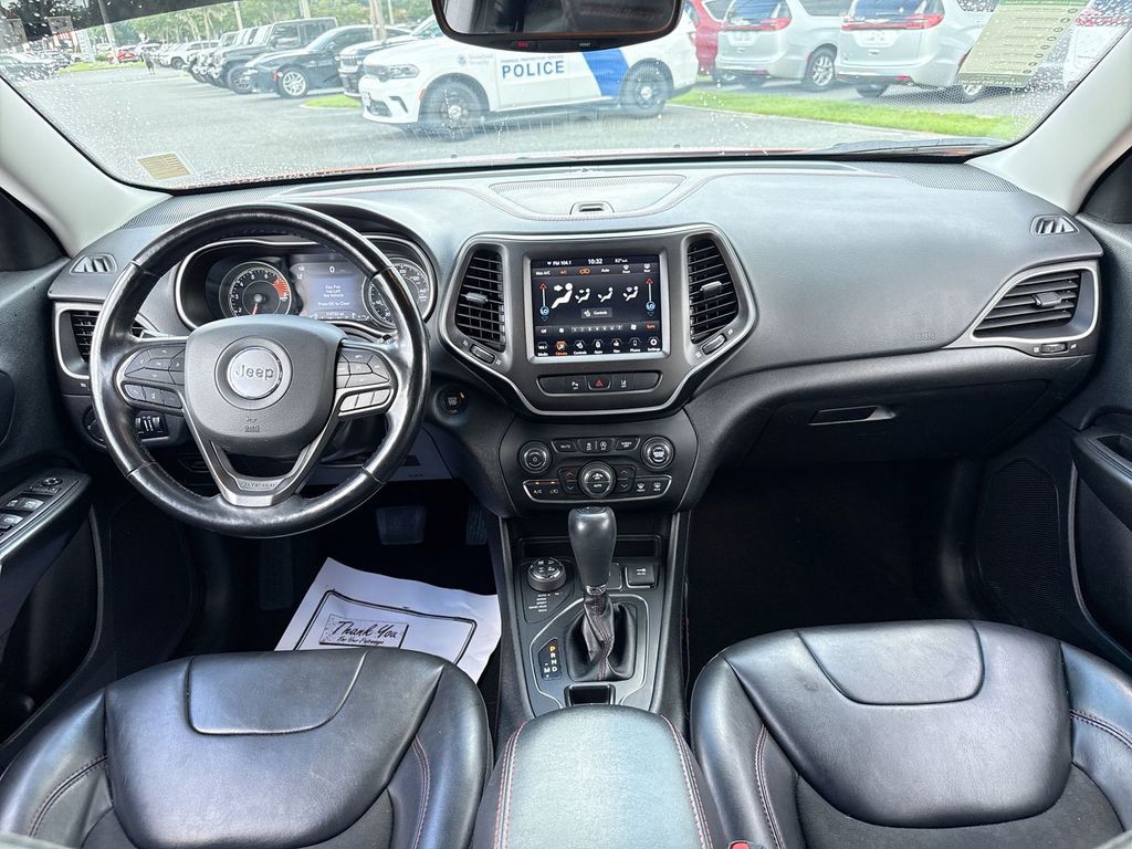 Used 2021 Orange Jeep Trailhawk image 27