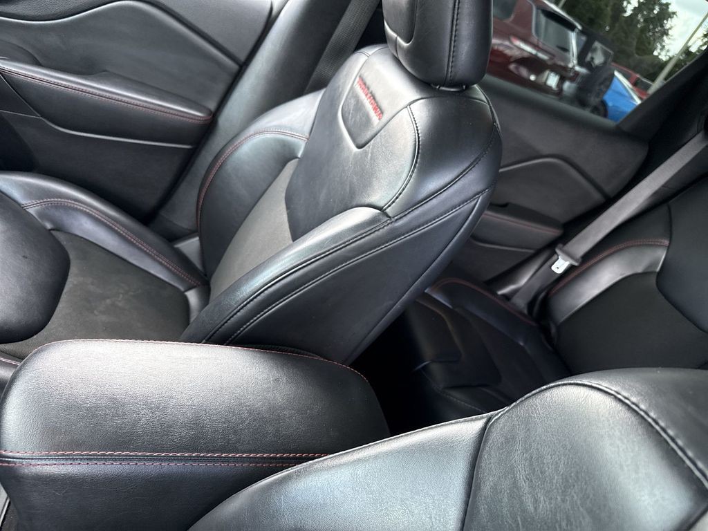 Used 2021 Orange Jeep Trailhawk image 21