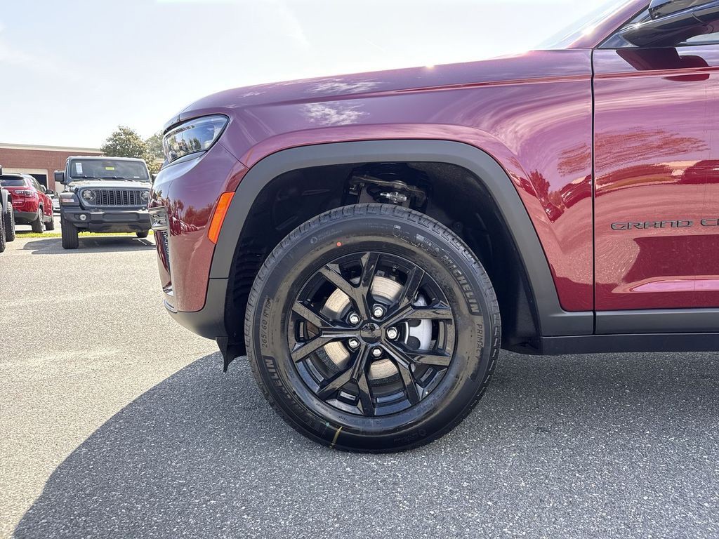 New 2026 Red Jeep Altitude image 10