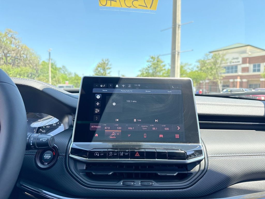 New 2026  Jeep Latitude image 20