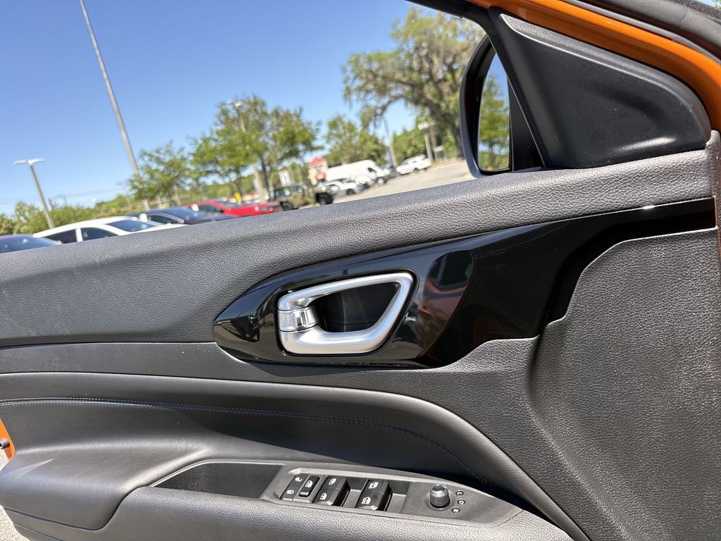New 2026  Jeep Latitude image 11