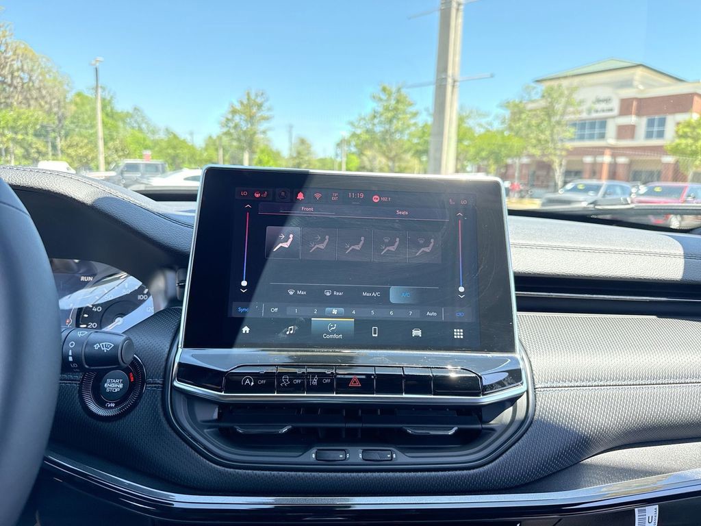 New 2026  Jeep Latitude image 19