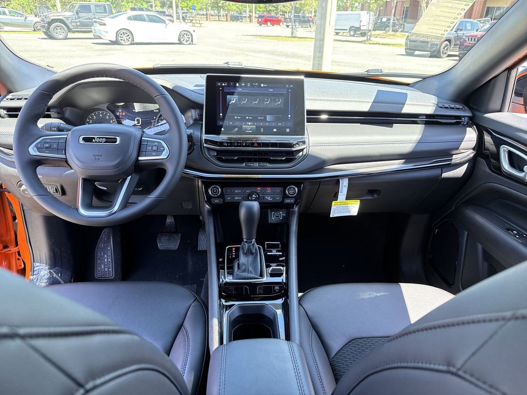 New 2026  Jeep Latitude image 23